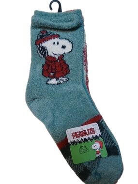 Peanuts -2 Pairs of Thick & Fuzzy Socks,1 Pair Snoopy & 1 Pair Red & White Plaid